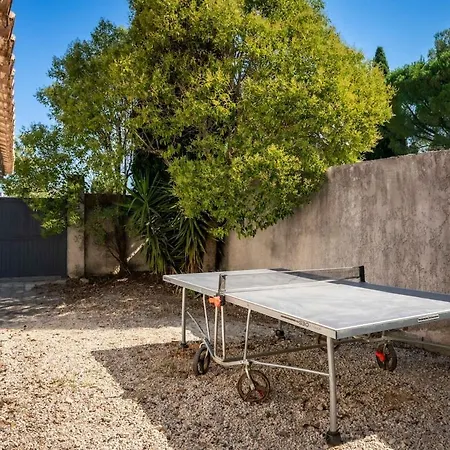 Maison De Famille Pres D'avignon Piscine Nyaraló Les Angles (Gard)